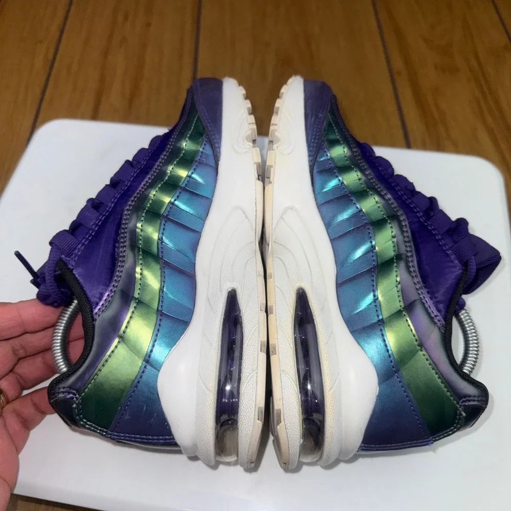 Nike Air Max 95 Kids Youth Size 4Y Purple Teal Iridescent‎ AJ1899 500